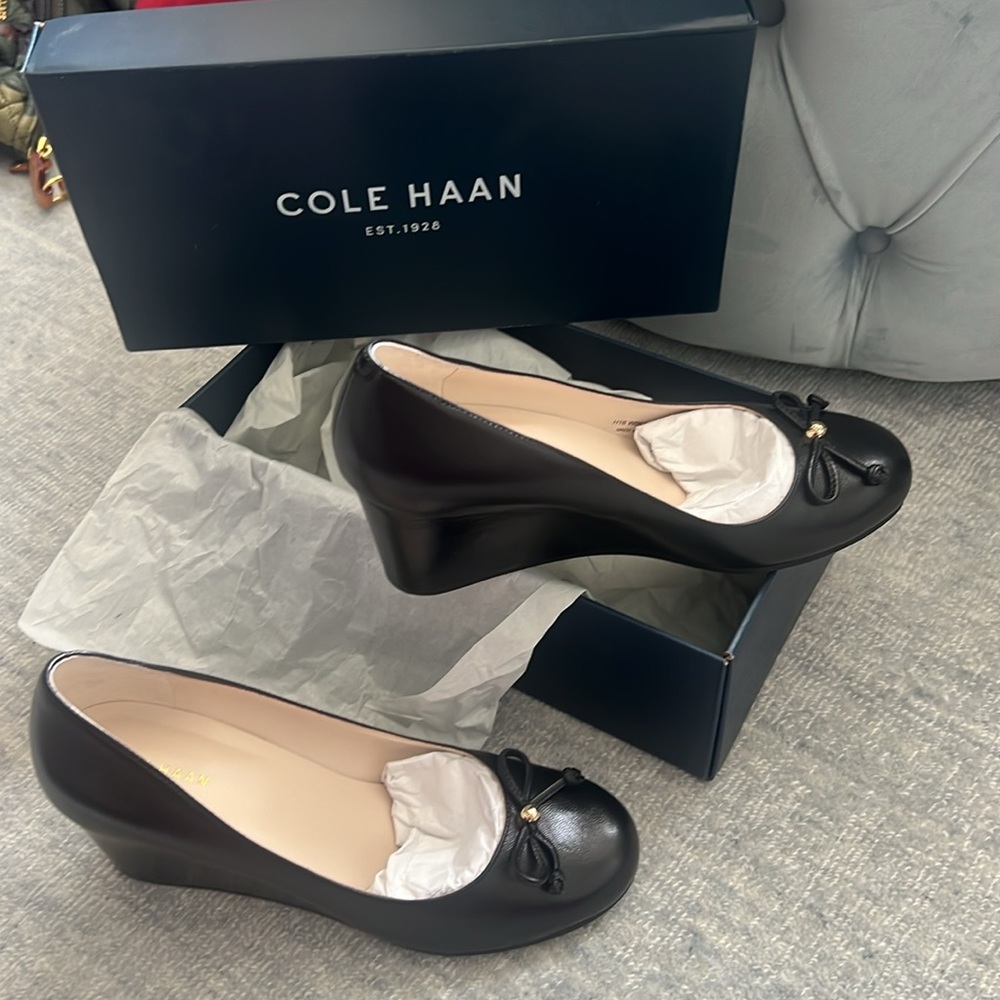 Cole Haan NIB never worn ballet wedge shoe black size 7